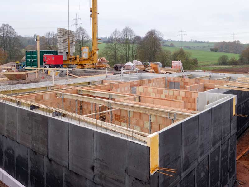 Der weitere Ausbau des Kellers unseres Tierhauses geht gut voran! / © 2013 Arche KaNaum (DN)