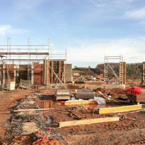 Der weitere Ausbau des Erdgeschosses geht gut voran! / © 2014 Arche KaNaum (DN)