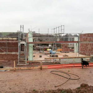 Der weitere Ausbau des Erdgeschosses geht gut voran! / © 2014 Arche KaNaum (DN)