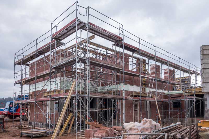 Die Arbeiten am Obergeschoss unseres Tierhauses gehen weiter / © 2014 Arche KaNaum (NH)