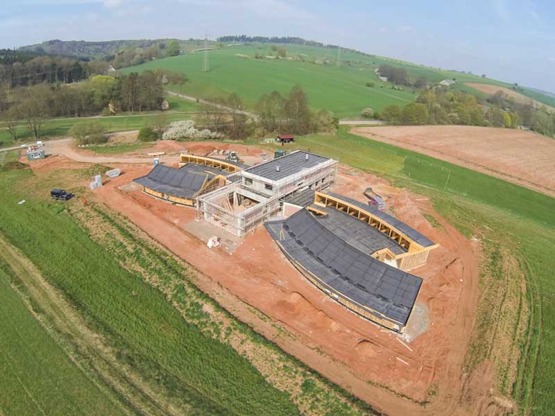 Luftaufnahme unseres Tierhauses am 21. April '14 / © 2014 Arche KaNaum (RH/NH)