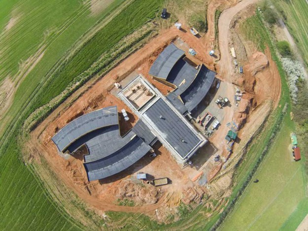 Luftaufnahme unseres Tierhauses am 21. April '14 / © 2014 Arche KaNaum (RH/NH)