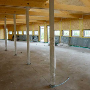 Die Fenster der Tierraum-Flügel sind fertig eingebaut / © 2014 Arche KaNaum (NH)