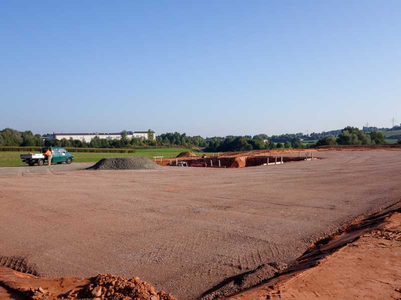 Auch der befestigte Untergrund für die Tierräume ist schon vorbereitet! / © 2013 Arche KaNaum (NH)