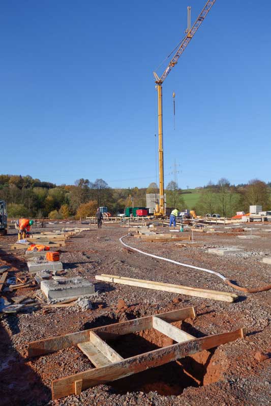 Blick auf die Baustelle unseres Tierhauses am 11. Nov. / © 2013 Arche KaNaum (NH)