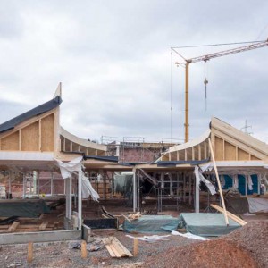 Aufbau des Dachs am Ostflügel / © 2014 Arche KaNaum (NH)