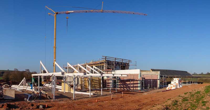 Beginn des Aufbaus der Unterkonstruktion für den Westflügel / © 2014 Arche KaNaum (NH)