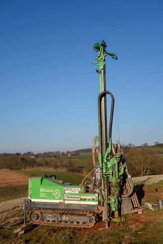 Gerät für die Erdbohrungen / © 2014 Arche KaNaum (NH)