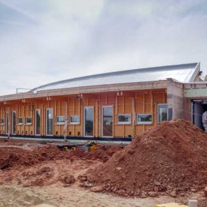 Erdarbeiten für die Verlegung von Rohren Erdarbeiten für die Verlegung von Rohren / © 2014 Arche KaNaum (NH)