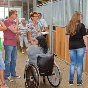Besuch im Großtier-Stall bei unserer Tierhaus-Eröffnung 25.07.’15 / © 2015 Arche KaNaum (RH) Besuch im Großtier-Stall bei unserer Tierhaus-Eröffnung 25.07.'15 / © 2015 Arche KaNaum (RH)
