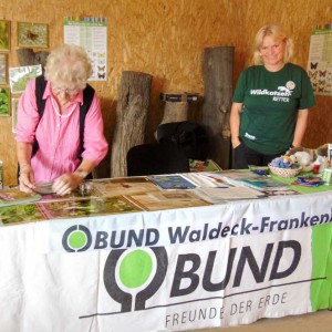 Der BUND-Wildkatzen-Stand bei unserer Tierhaus-Eröffnung 25.07.’15 / © 2015 Arche KaNaum (AB) Der BUND-Wildkatzen-Stand bei unserer Tierhaus-Eröffnung 25.07.'15 / © 2015 Arche KaNaum (AB)
