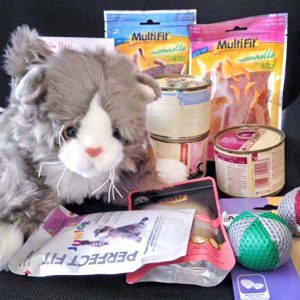 Maxis neuer Stoffkumpel und Futterspende / © 2016 Arche KaNaum (DN)