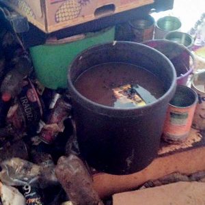 Beschlagnahmung v. 25.08.'16 - Blick in die Wohnung ... / © 2016 Arche KaNaum (DN)